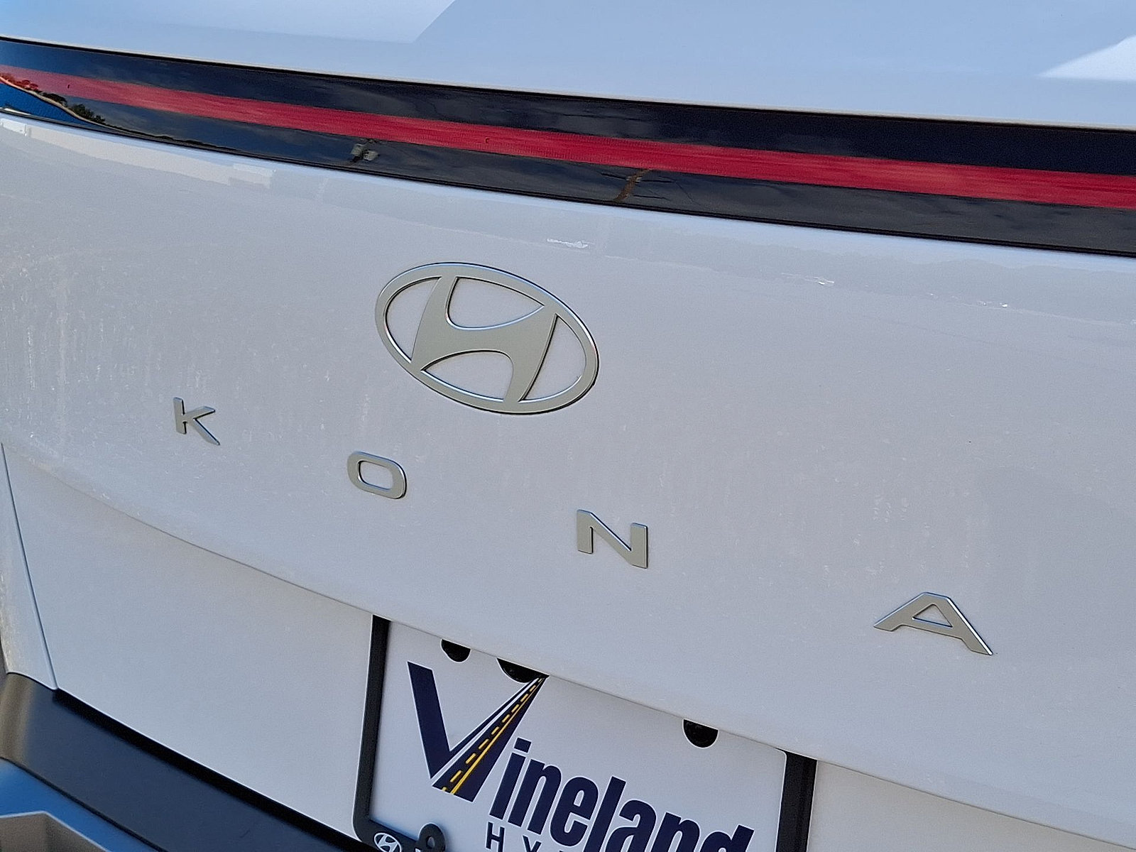 Certified 2024 Hyundai Kona Limited AWD/4WD image 30