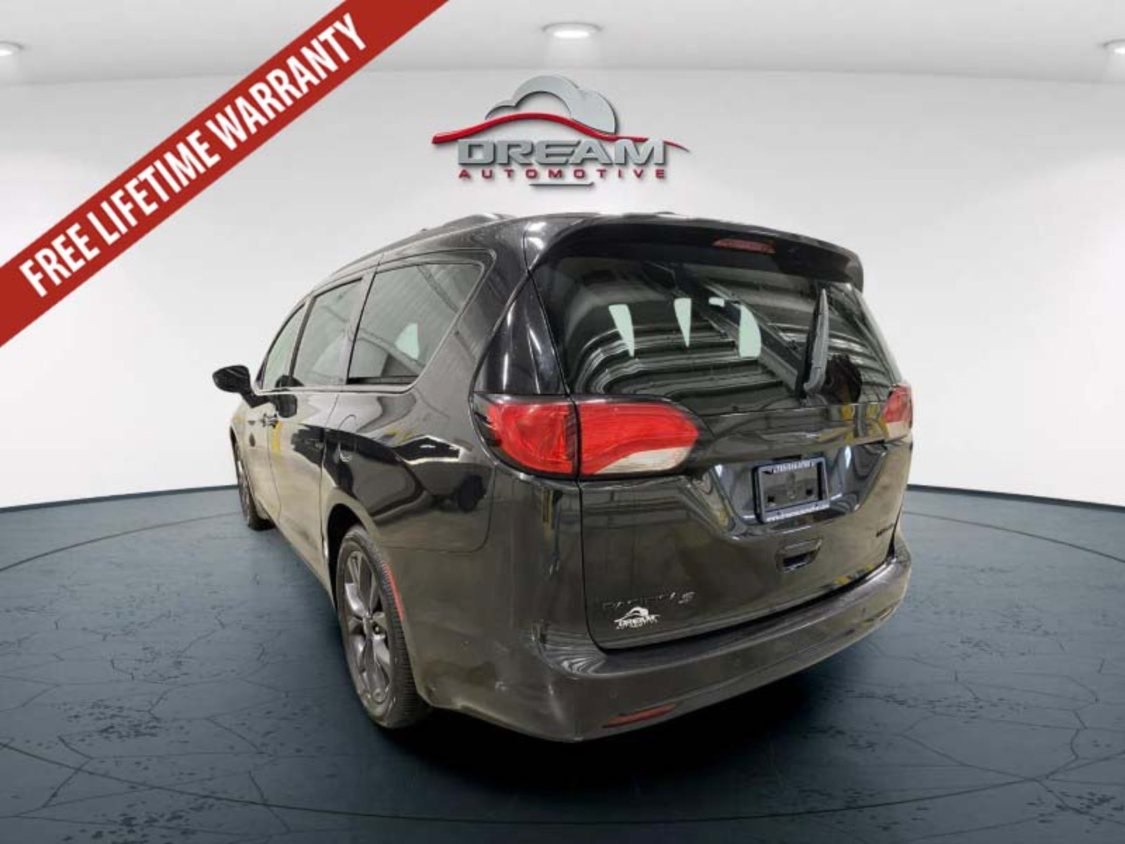Used 2020 Chrysler Pacifica Limited w/ Advanced Safetytec Group FWD image 6