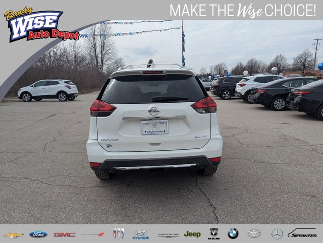 Used 2018 Nissan Rogue SV image 4