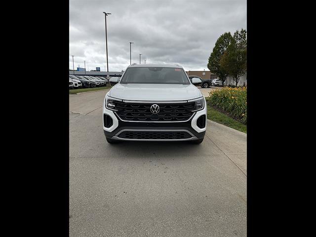 New 2026 Volkswagen Atlas Cross Sport SE AWD/4WD image 2