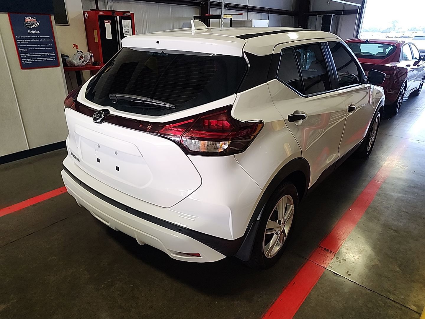 Used 2021 Nissan Kicks S image 6