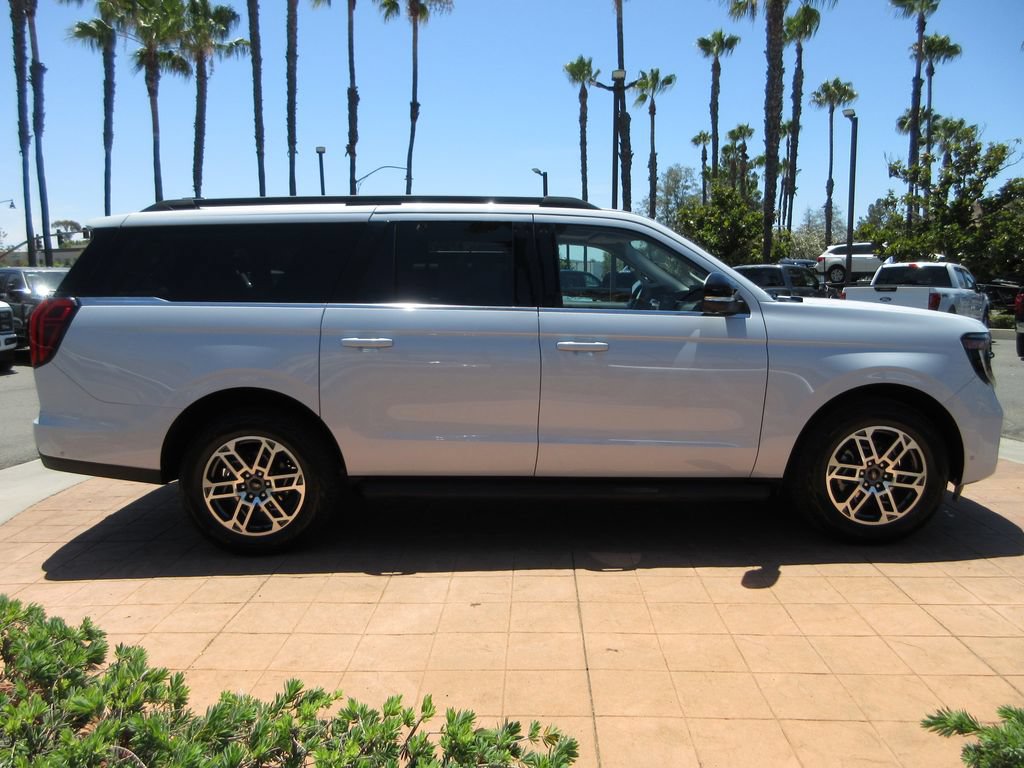 Certified 2025 Ford Expedition Max Active AWD/4WD image 5