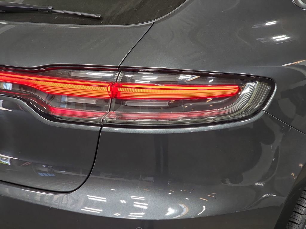 Certified 2019 Porsche Macan image 30