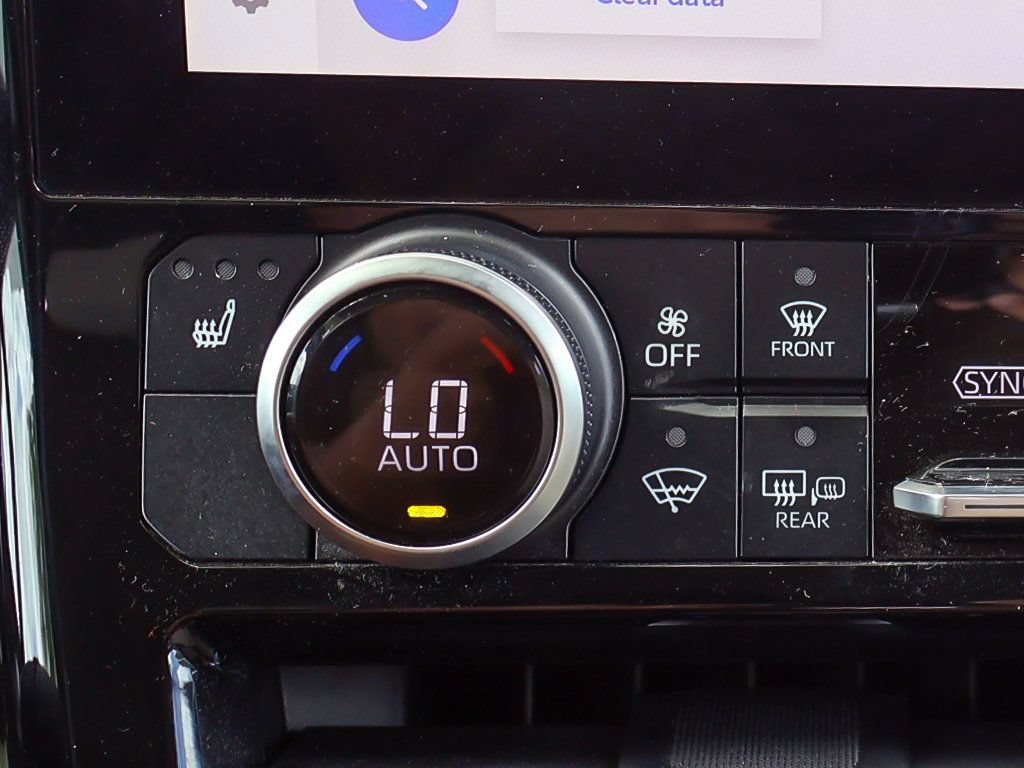 Used 2023 Toyota Highlander XLE FWD image 51