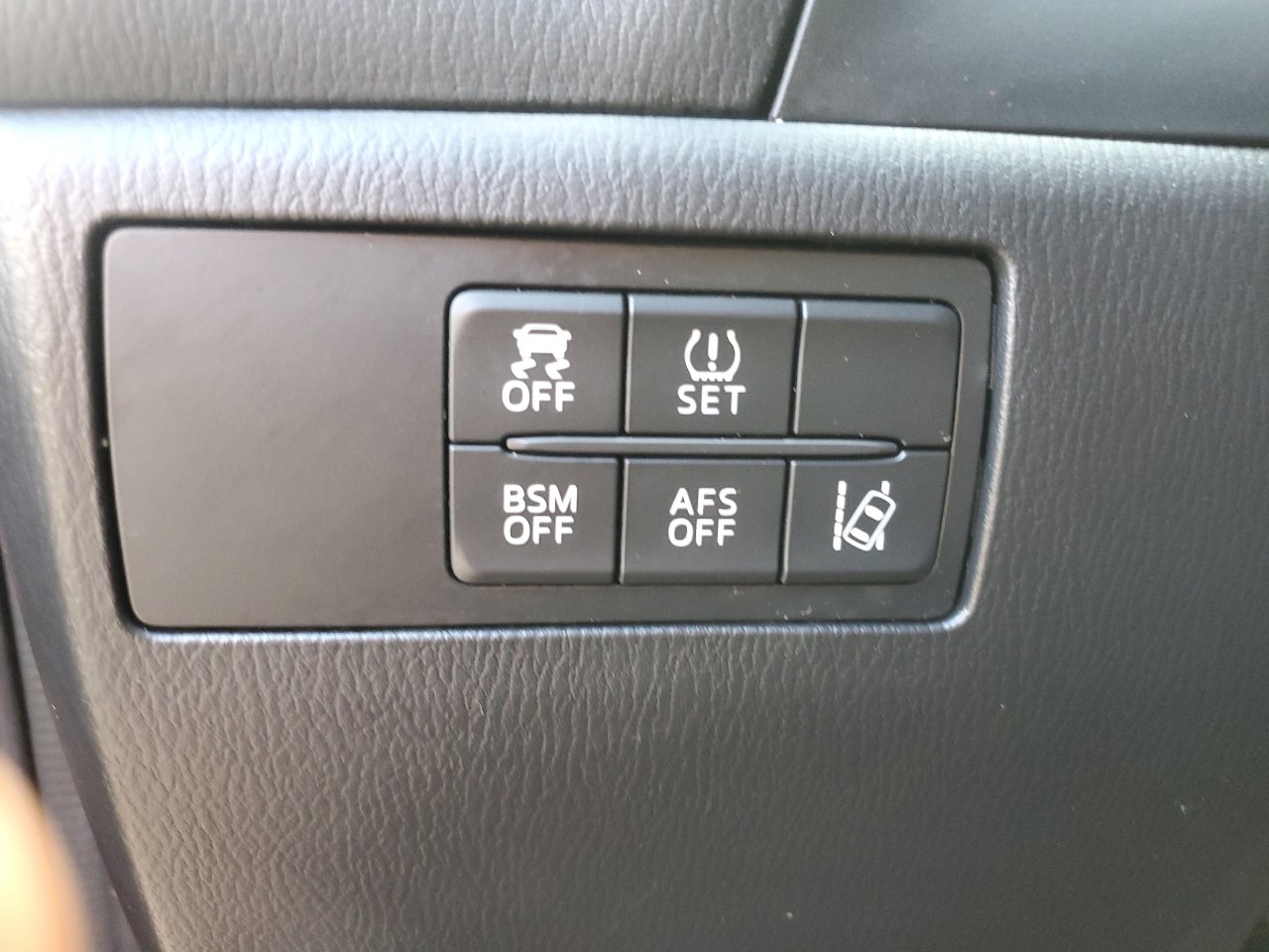 Used 2014 MAZDA MAZDA3 s Grand Touring image 35