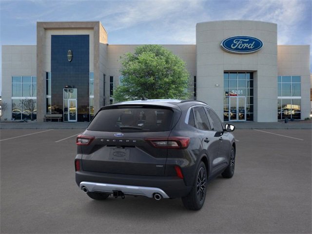New 2025 Ford Escape SE w/ Class II Trailer Tow Package image 8