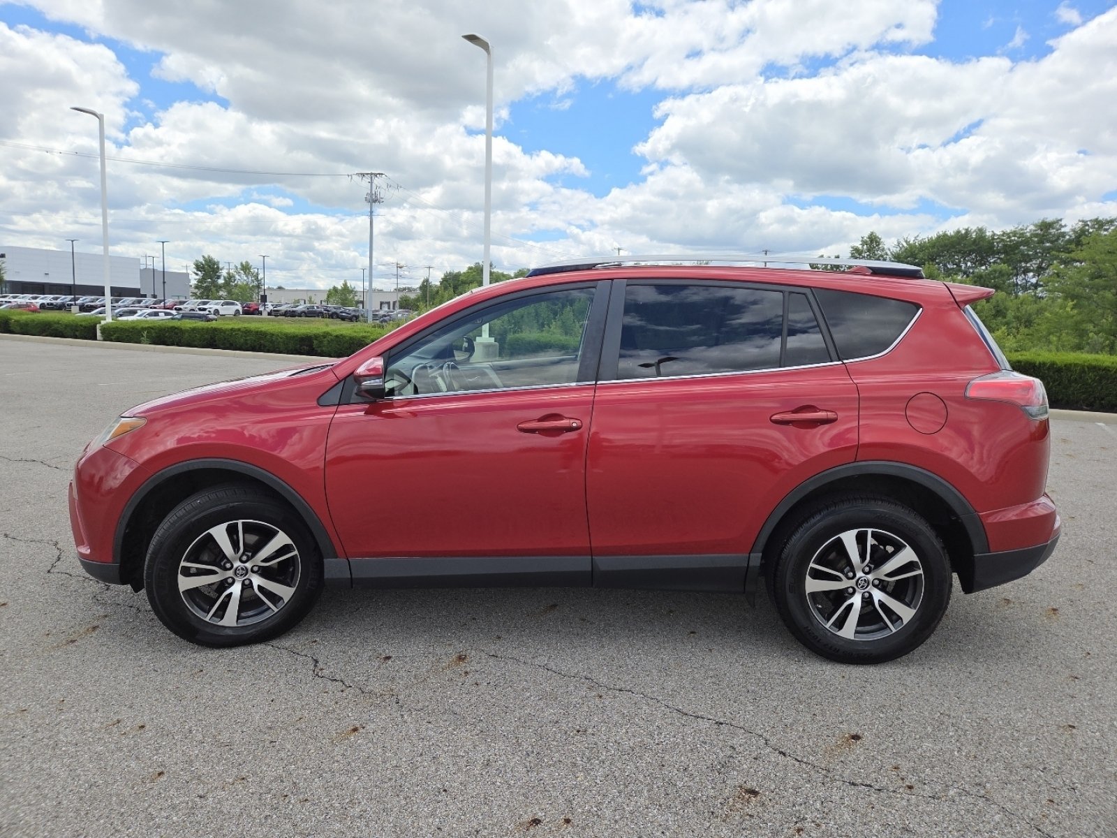 Used 2017 Toyota RAV4 XLE w/ All Weather Liner Package AWD/4WD image 17