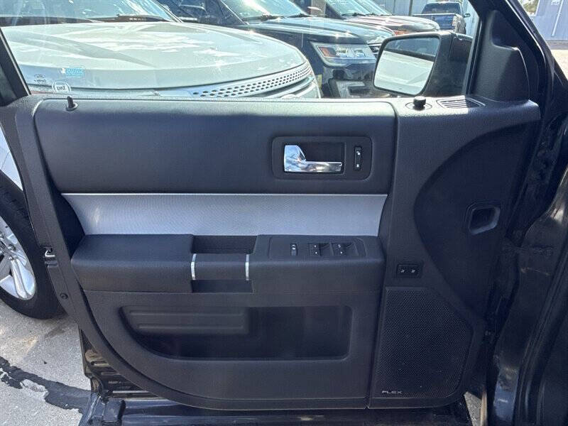Used 2014 Ford Flex Limited w/ Equipment Group 303A AWD/4WD image 17