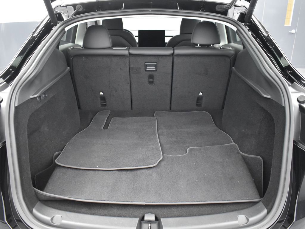 Used 2024 Tesla Model Y Performance AWD/4WD image 10