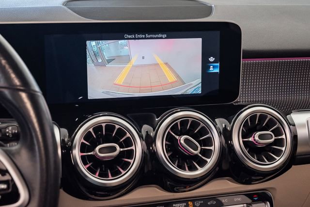 Used 2021 Mercedes-Benz GLB 250 w/ Premium Package image 17