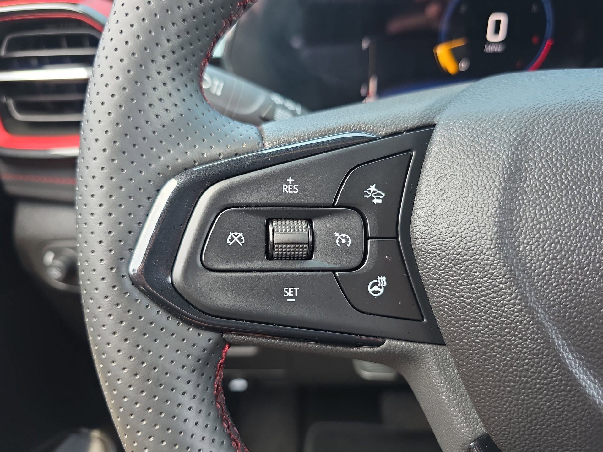 Used 2025 Chevrolet TrailBlazer RS w/ Driver Confidence Package FWD image 19