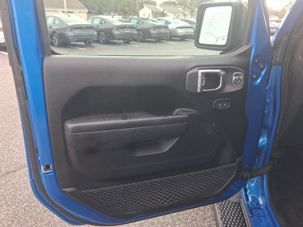 Used 2025 Jeep Wrangler Sport AWD/4WD image 22