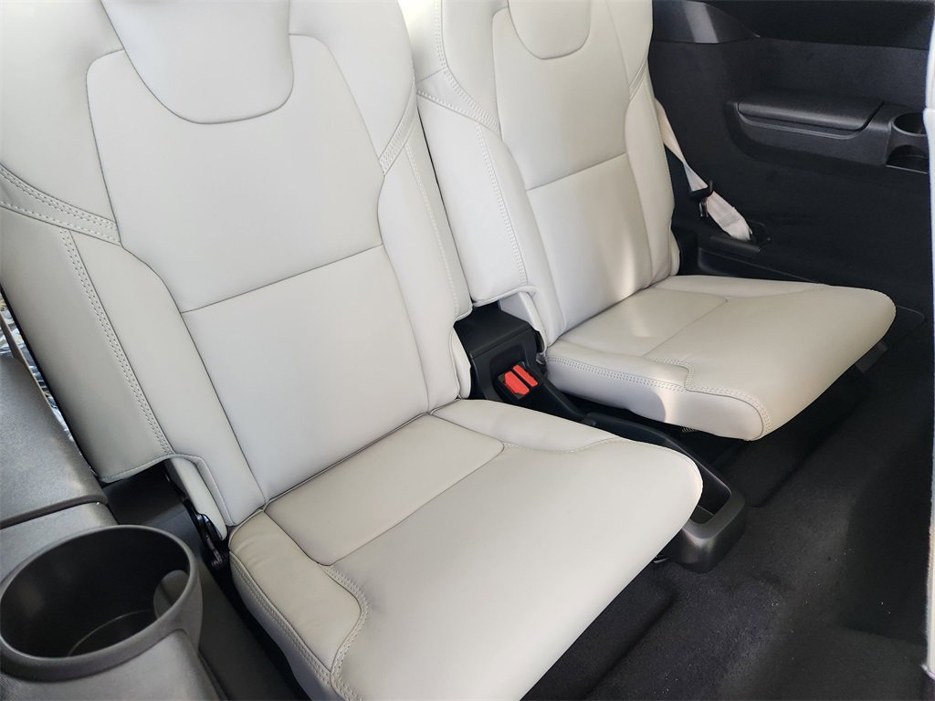 New 2026 Volvo XC90 B6 Ultra w/ Lounge Package image 23
