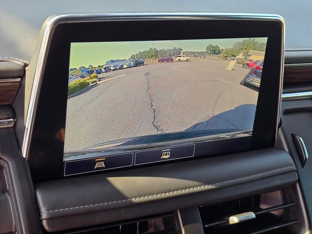 Used 2021 Chevrolet Suburban LT RWD image 5
