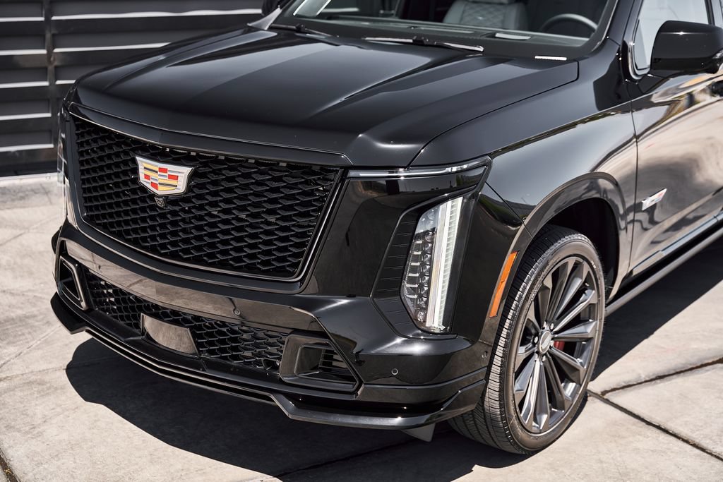 Used 2026 Cadillac Escalade ESV V AWD/4WD image 6