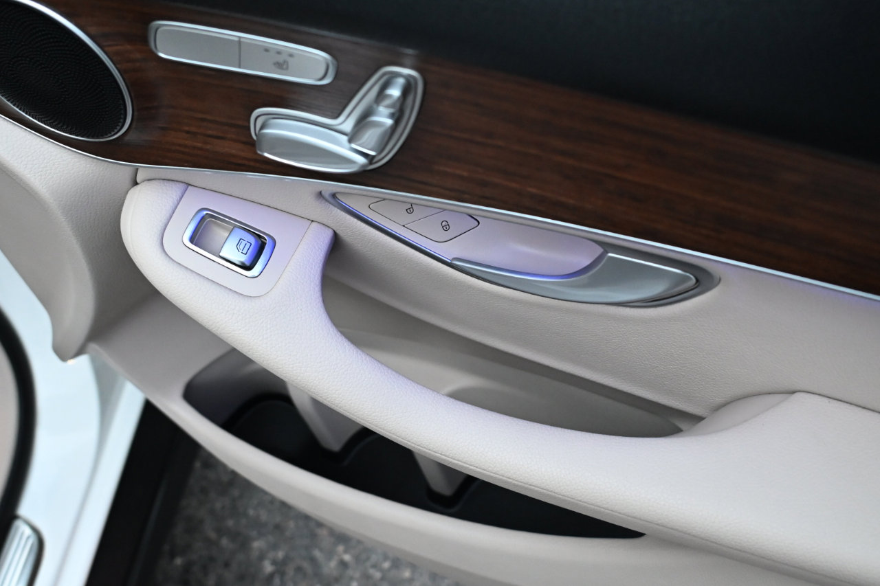 Used 2022 Mercedes-Benz GLC 300 4MATIC image 33