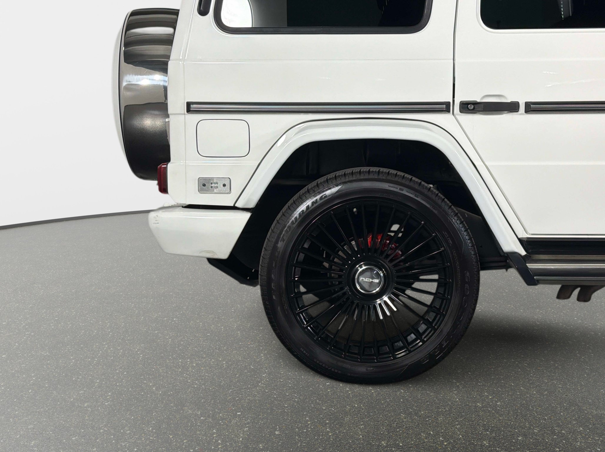 Used 2014 Mercedes-Benz G 550 image 4