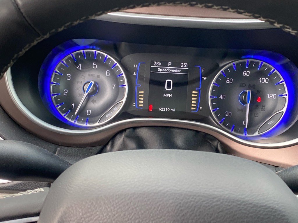 Used 2023 Chrysler Voyager LX image 19