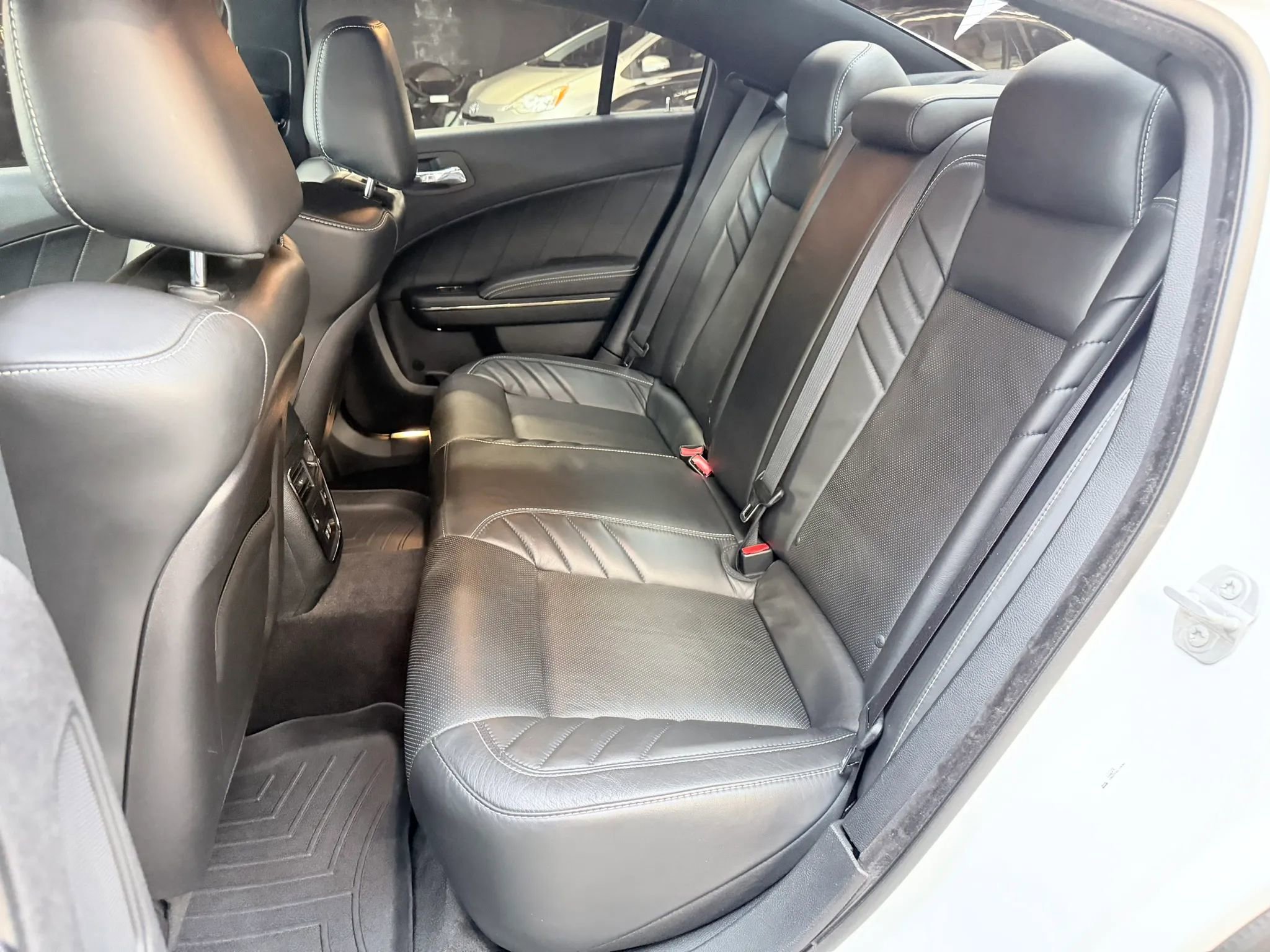 Used 2018 Dodge Charger SRT Hellcat w/ Harman/Kardon Audio Group RWD image 25