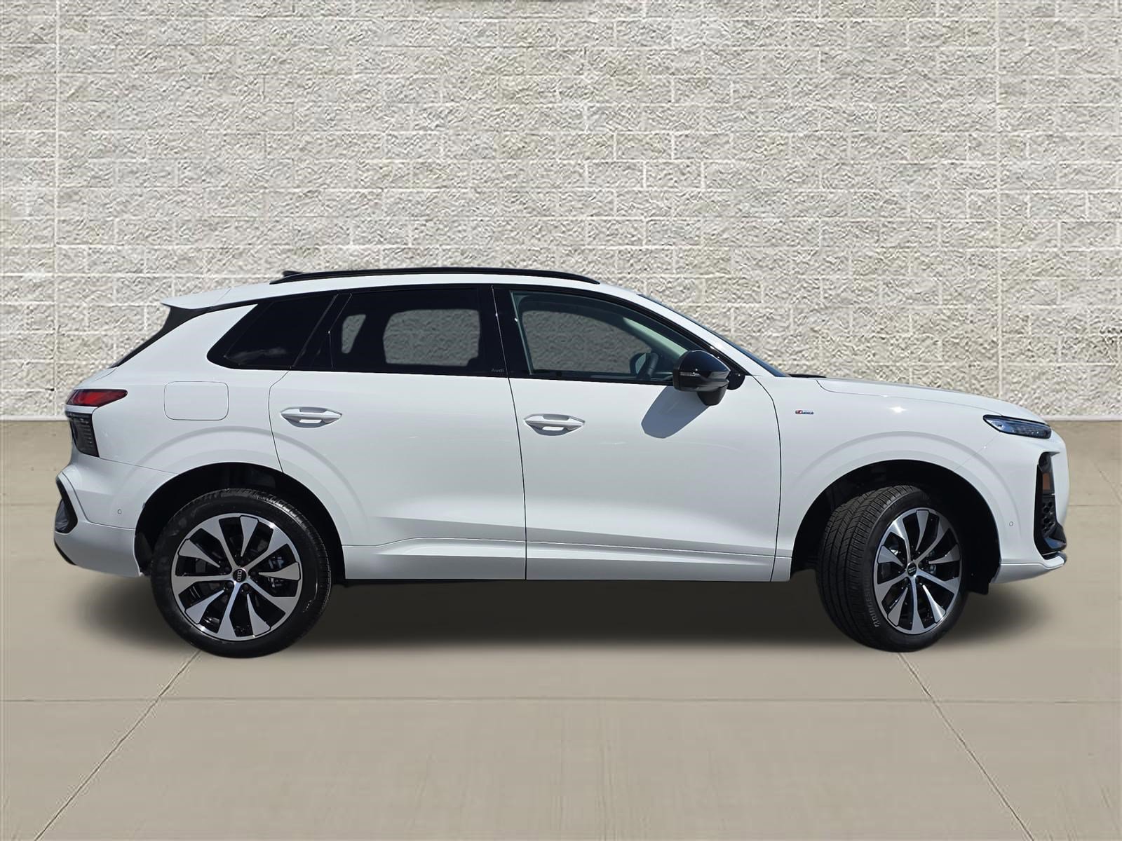New 2026 Audi Q3 quattro 2.0T AWD/4WD image 8