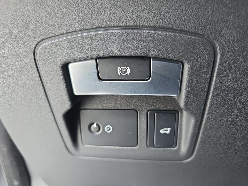 Used 2019 Land Rover Range Rover Velar S image 29