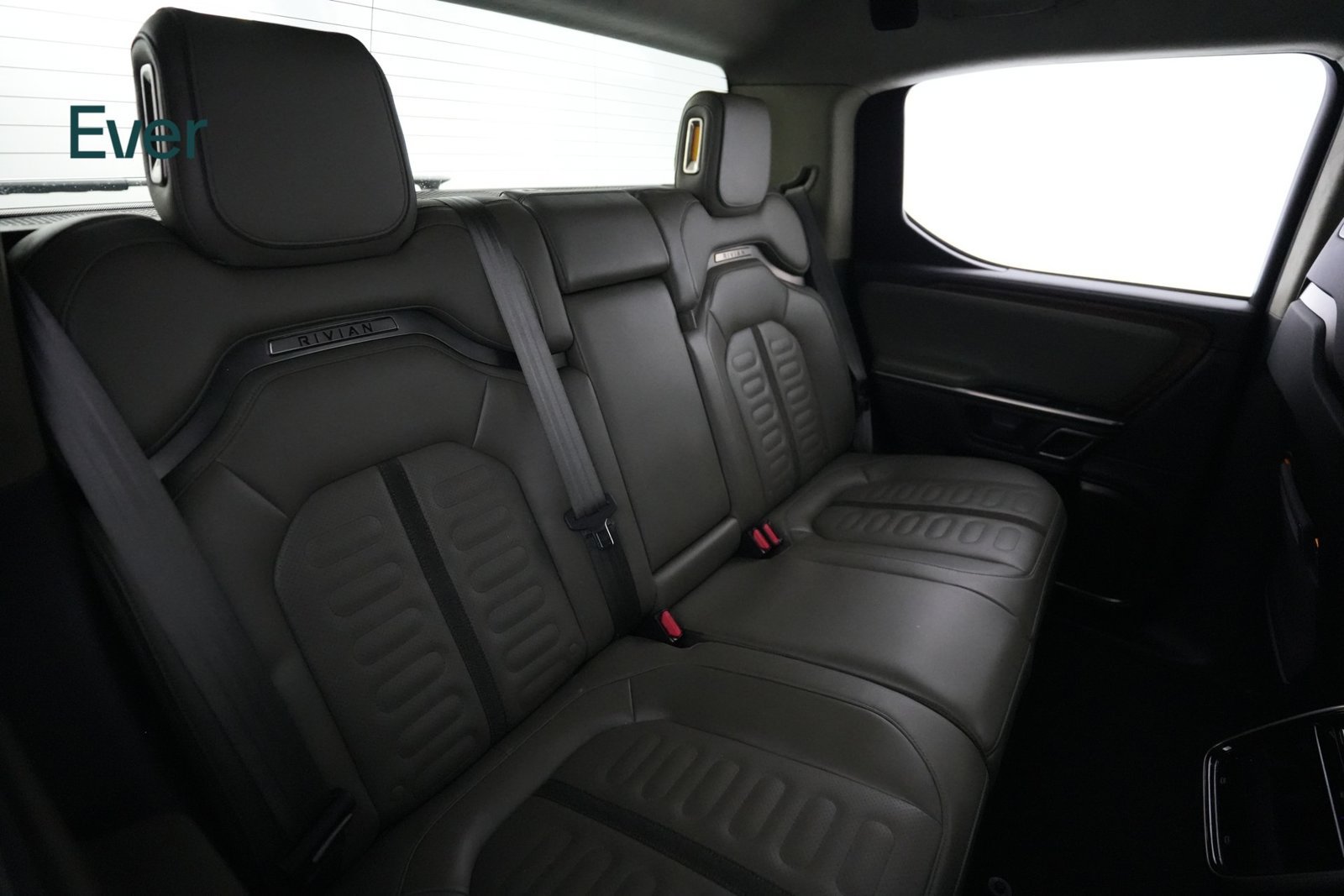 Used 2024 Rivian R1T Adventure Dual AWD/4WD image 5