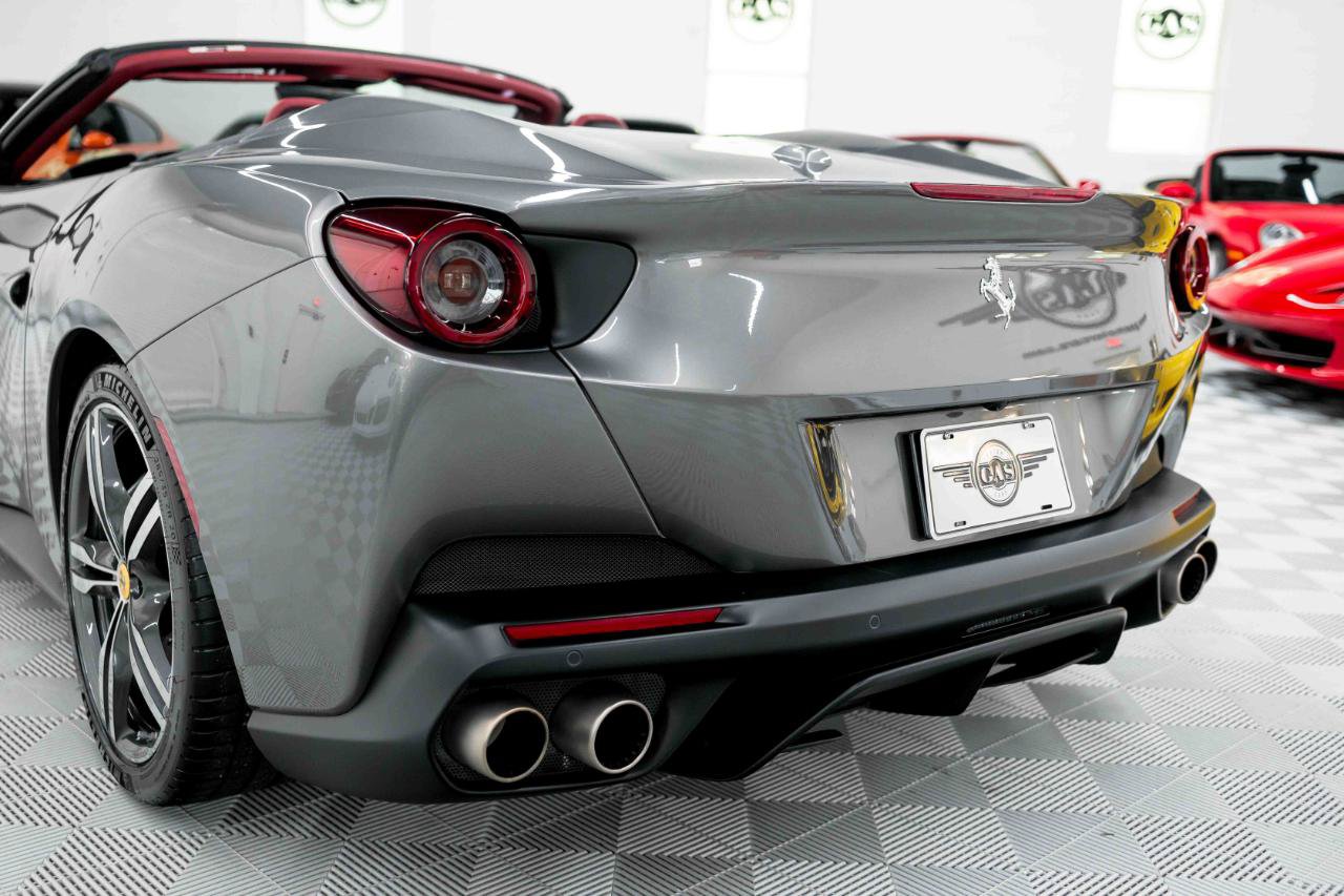 Used 2020 Ferrari Portofino RWD image 45