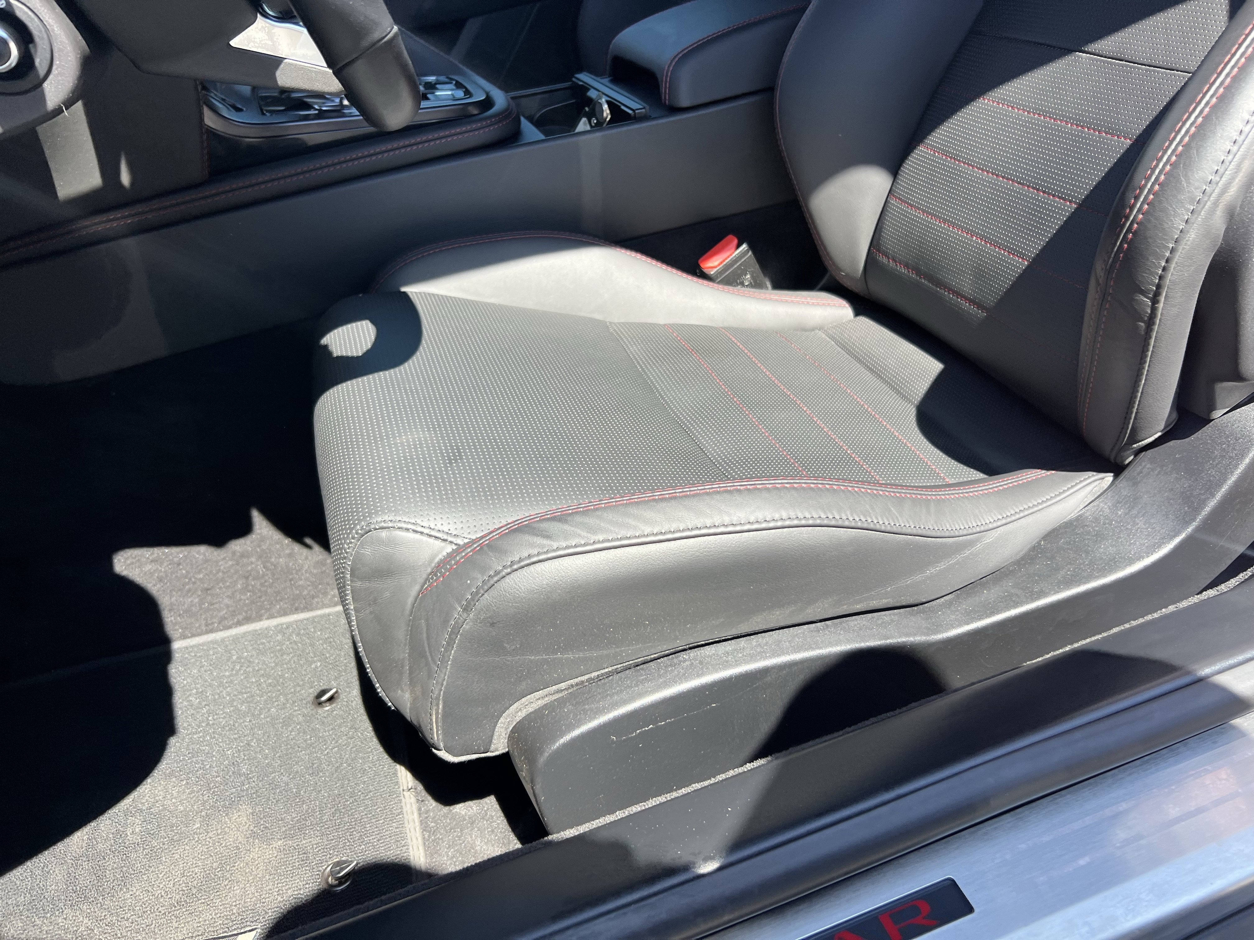 Used 2020 Jaguar F-TYPE Checkered Flag image 16