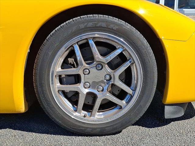 Used 2002 Chevrolet Corvette Convertible w/ Preferred Equipment Group1 image 23