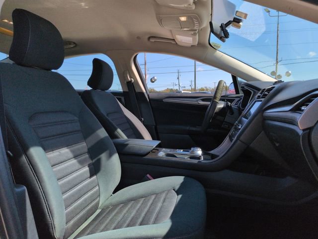 Used 2018 Ford Fusion SE image 17