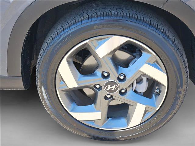Certified 2025 Hyundai Venue SEL image 30