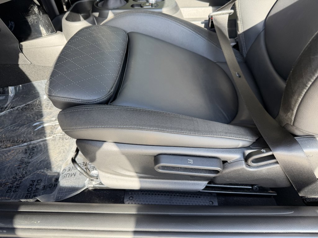 Used 2023 MINI Cooper SE image 29
