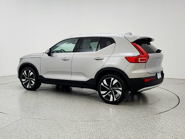 Certified 2023 Volvo XC40 B5 Plus w/ Protection Package Premier AWD/4WD image 7