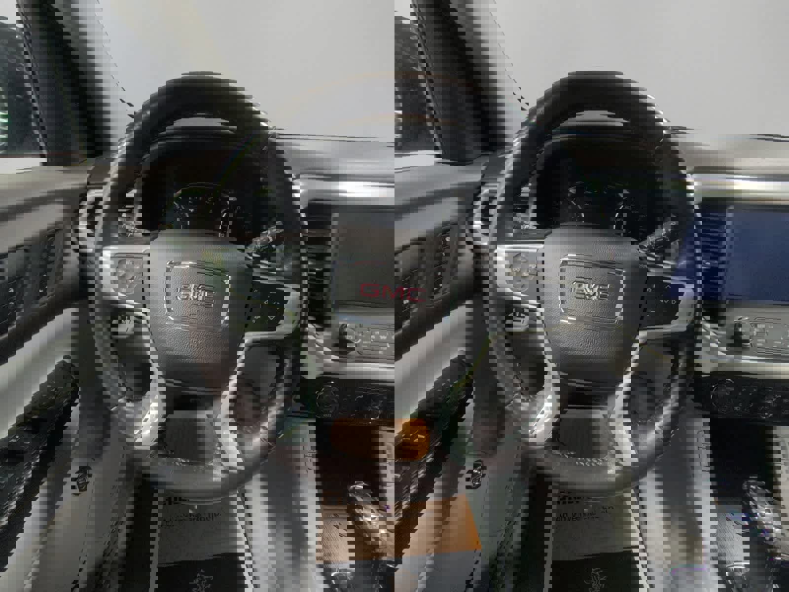 Used 2018 GMC Acadia SLT image 12