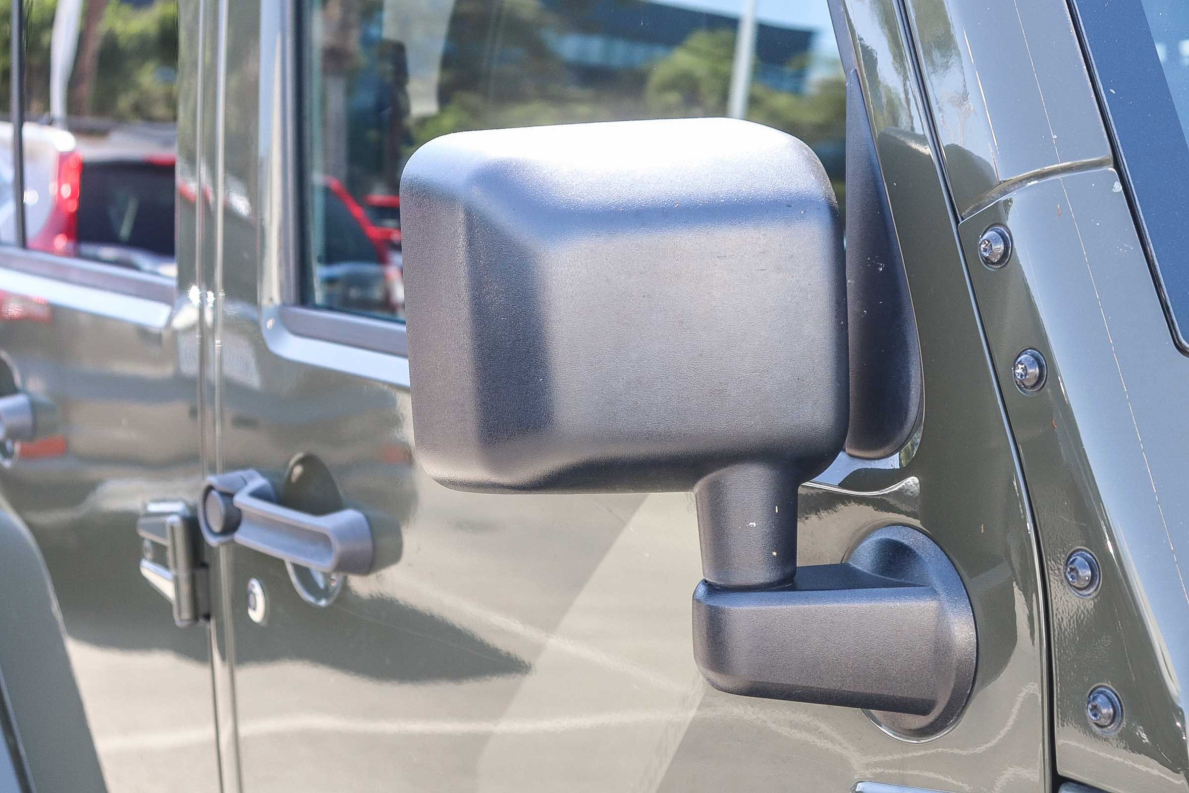 Used 2015 Jeep Wrangler Unlimited Sahara w/ Connectivity Group image 8