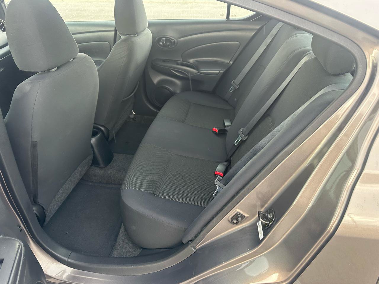 Used 2012 Nissan Versa SV FWD image 6