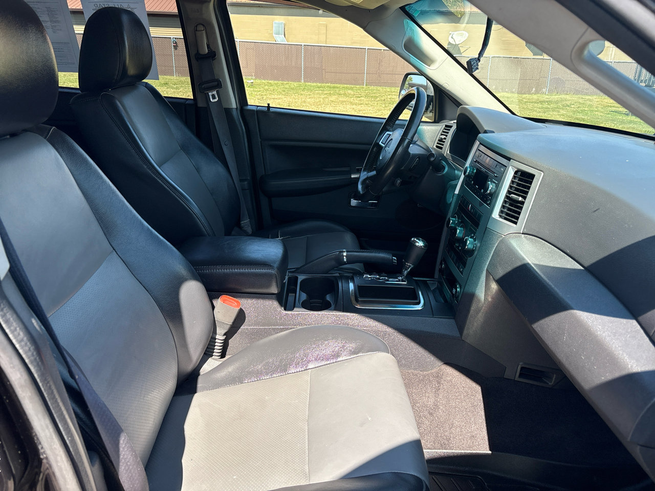 Used 2009 Jeep Grand Cherokee Laredo image 18