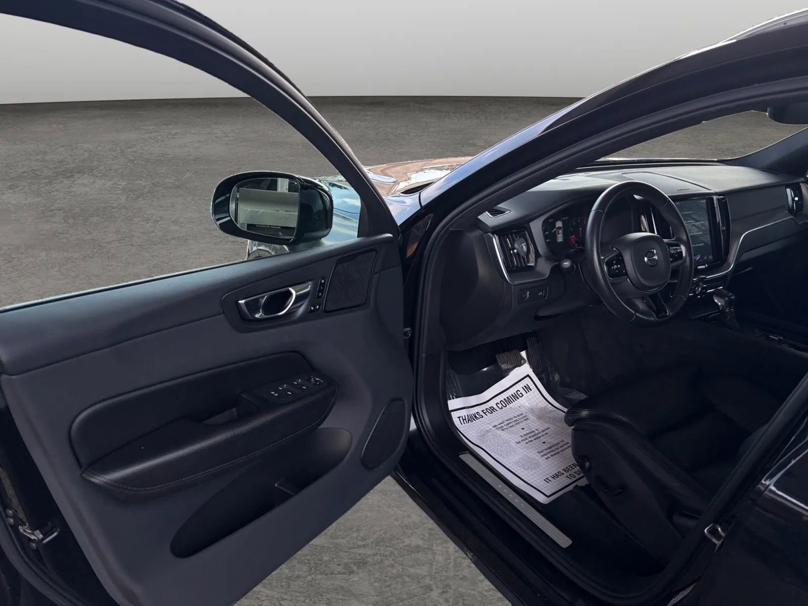 Used 2019 Volvo XC60 T5 Momentum w/ Multimedia Package AWD/4WD image 45