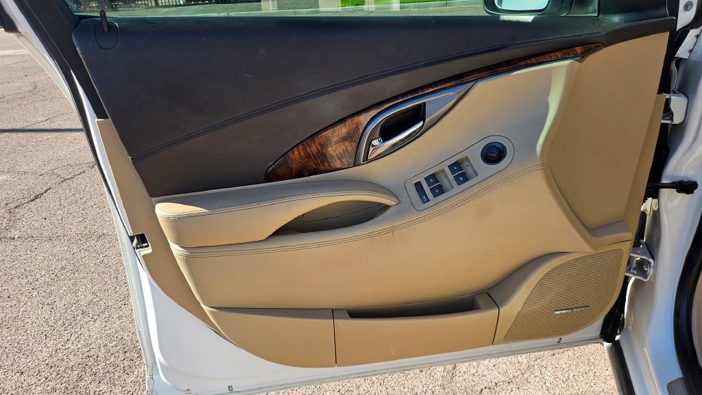Used 2013 Buick LaCrosse Premium w/ Entertainment Package FWD image 26