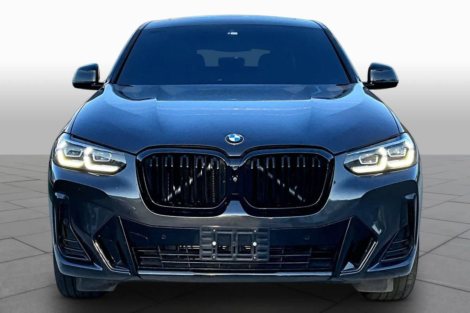 Used 2022 BMW X4 xDrive30i w/ Parking Assistance Package AWD/4WD image 4