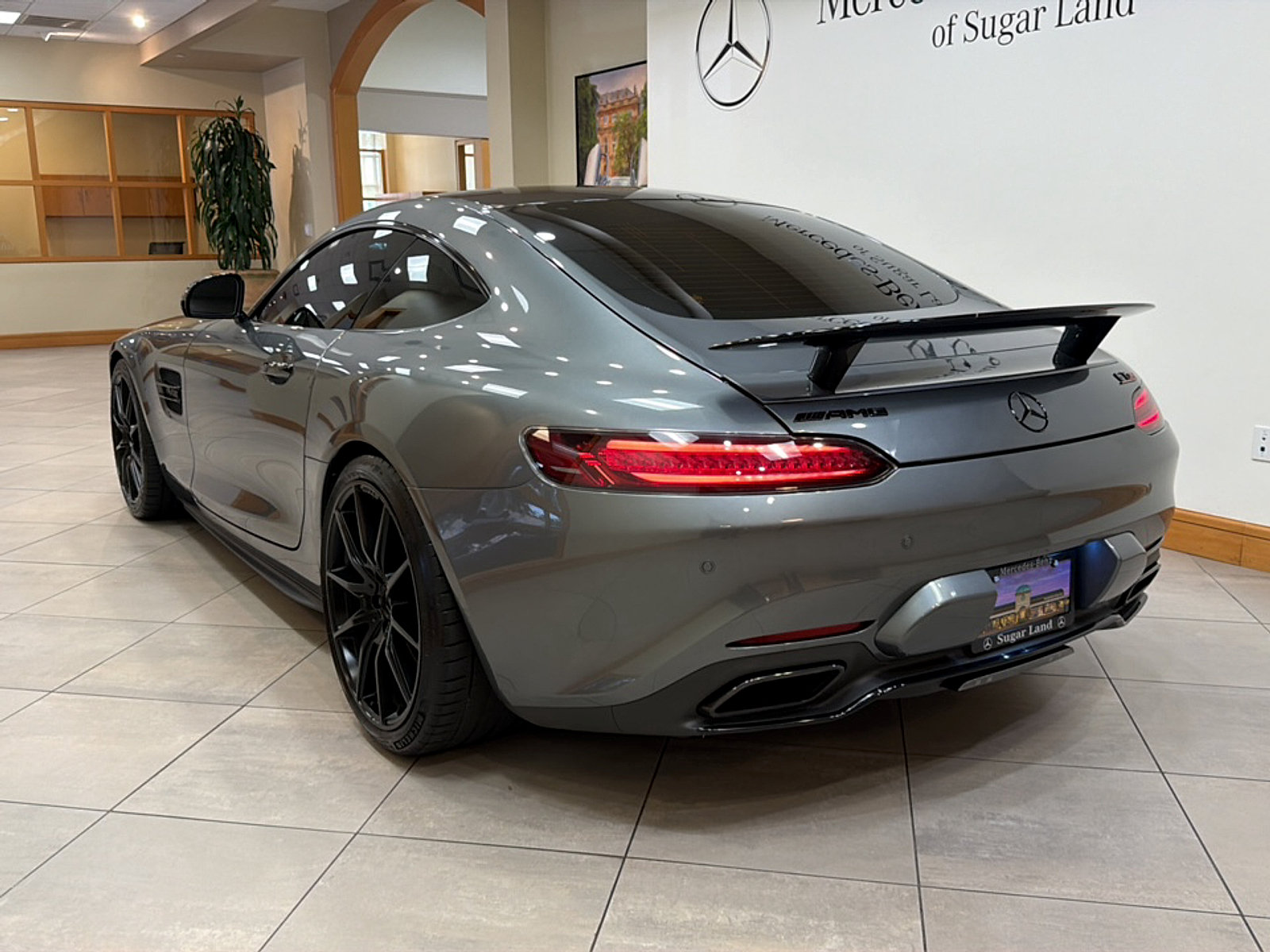 Used 2016 Mercedes-Benz AMG GT S image 4