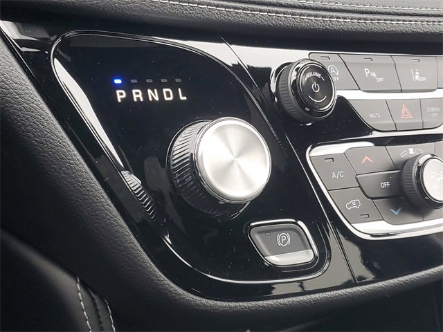 New 2026 Chrysler Pacifica Limited w/ Uconnect Theater Family Group image 29