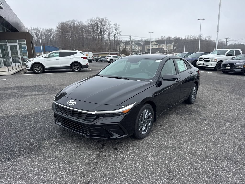 New 2026 Hyundai Elantra Hybrid FWD image 1