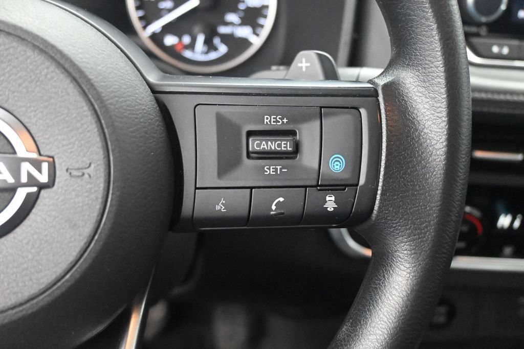 Used 2024 Nissan Rogue SV AWD/4WD image 37