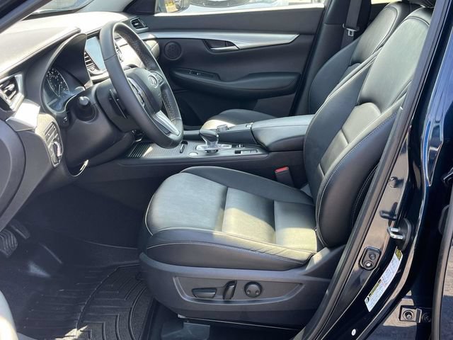 Used 2020 INFINITI QX50 Luxe w/ Navigation Package FWD image 13