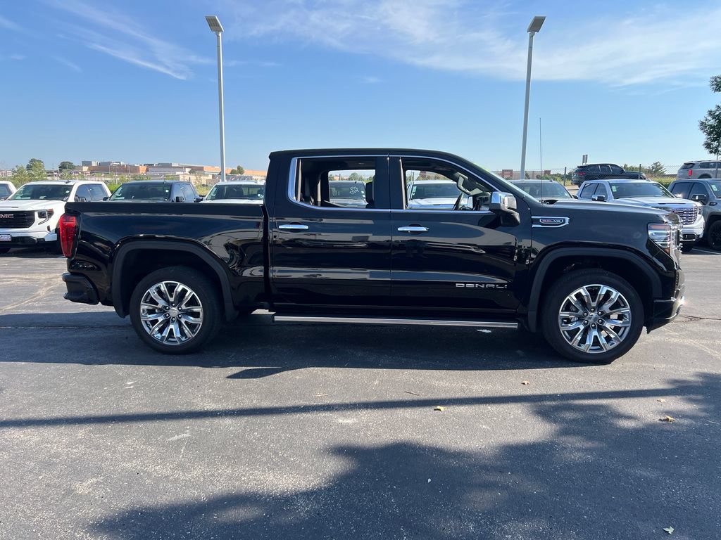Used 2025 GMC Sierra 1500 Denali w/ Denali Reserve Package AWD/4WD image 5
