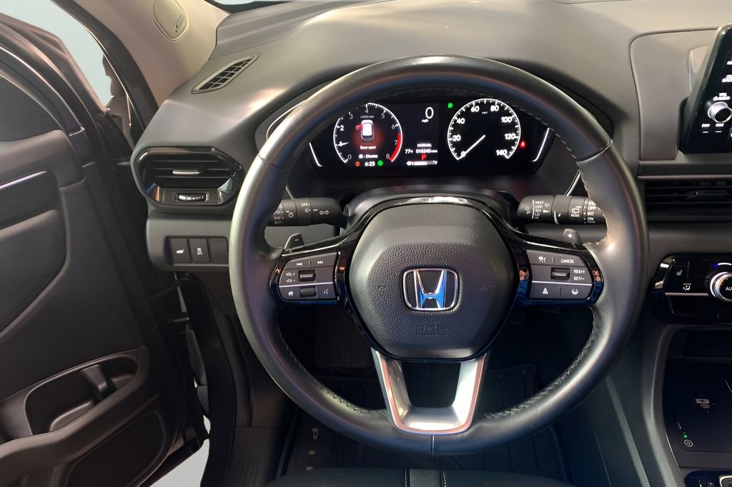Used 2024 Honda Pilot Touring image 28