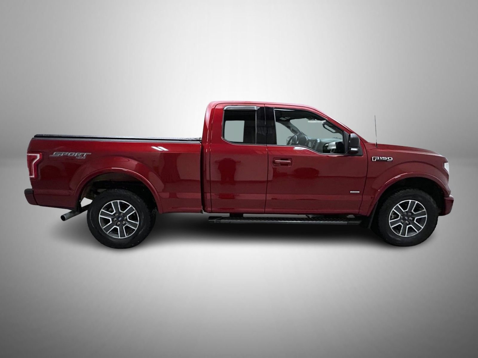 Used 2016 Ford F150 XLT w/ Equipment Group 302A Luxury AWD/4WD image 4