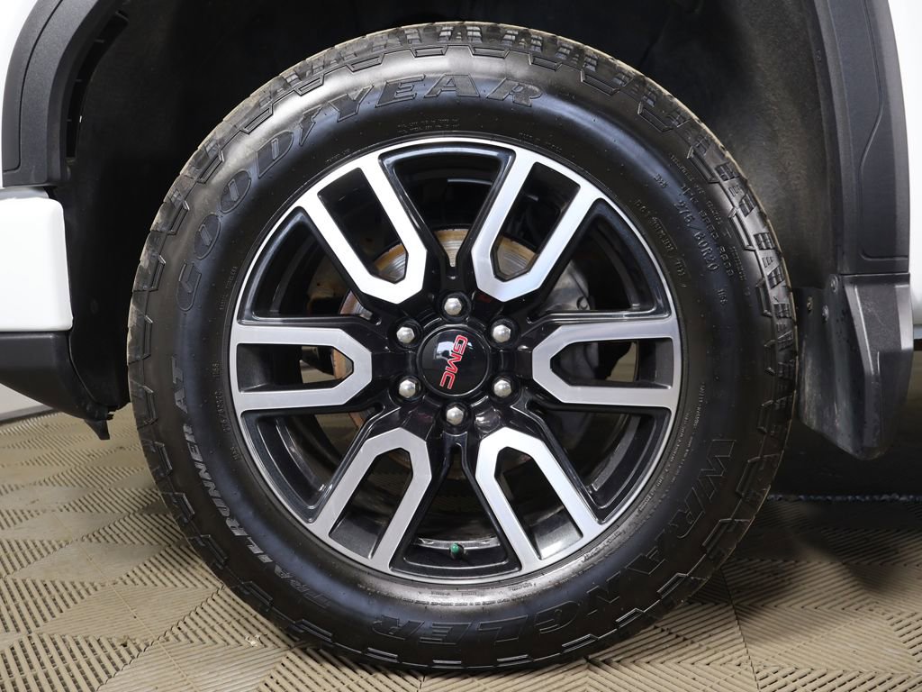 Used 2024 GMC Sierra 1500 AT4 w/ Technology Package AWD/4WD image 23