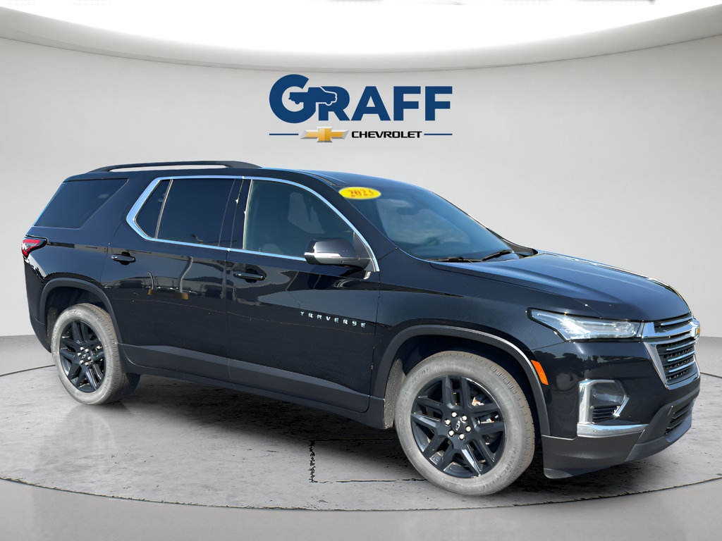Used 2023 Chevrolet Traverse LT w/ Rear Camera Mirror Package AWD/4WD image 16